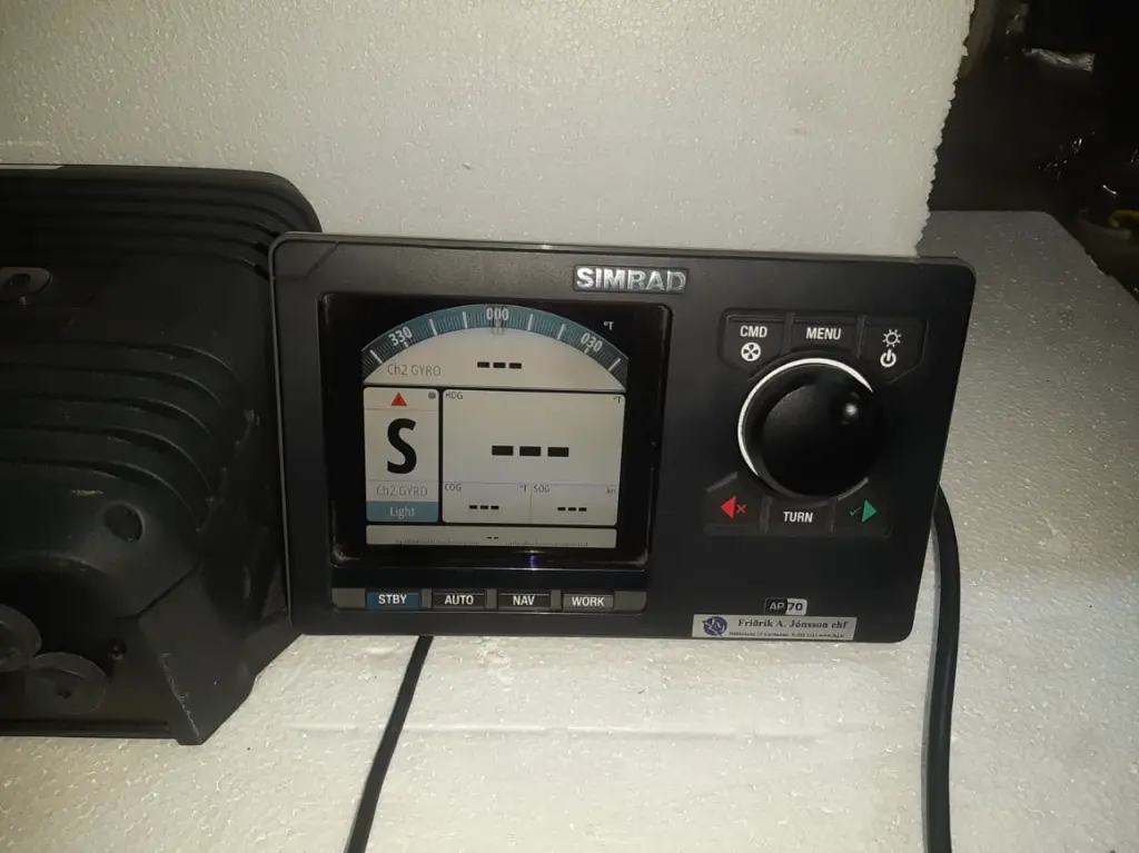 SIMRAD AP 70 AUTO PILOT COMPLETE SET $2200