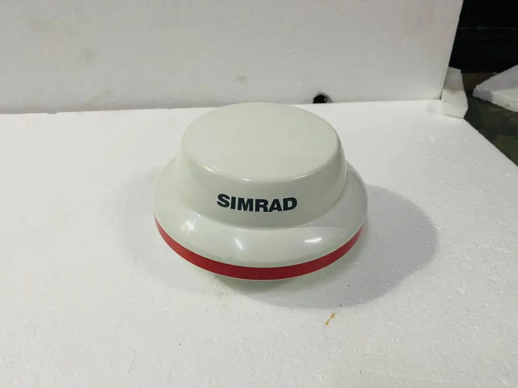 BRAND NEW SIMRAD MX521 A GPS ANTENNA $1500