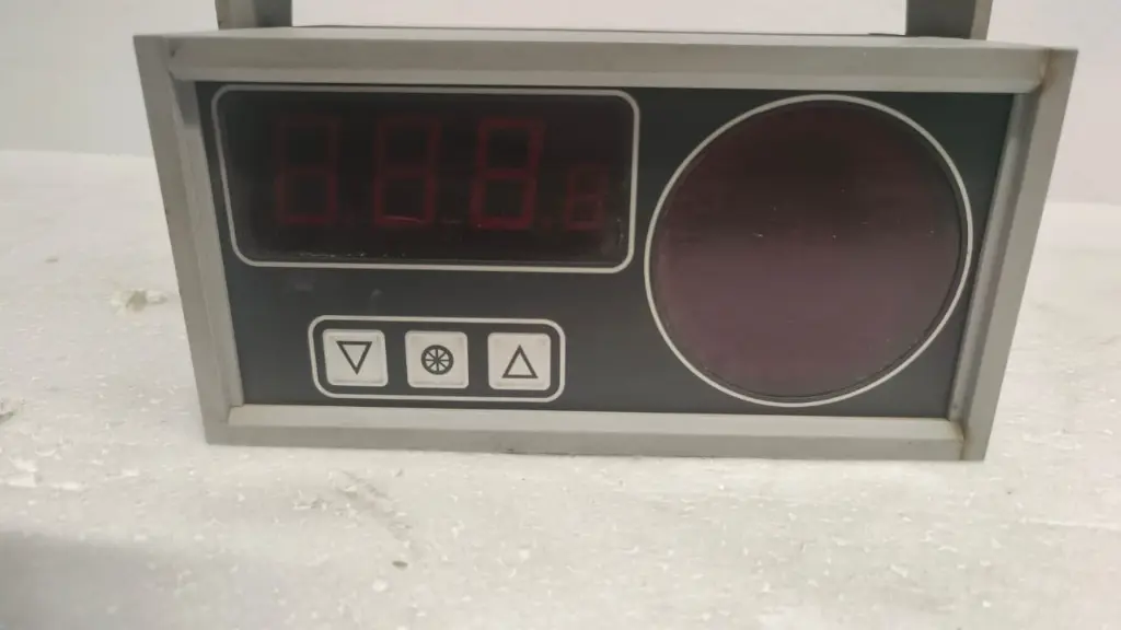 SCANDINAVIAN LR-40 DIGITAL GYRO REPEATER $250