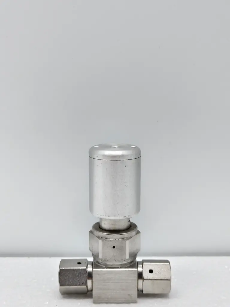 SWAGELOK SS-BNV51-C HIGH-PURITY BELLOWS-SEALED VALVE $95