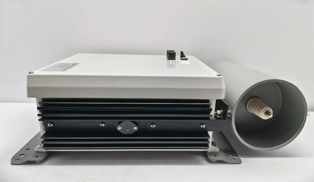 SOUTHERN AVIONICS COMPANY (SAC) RADIOBEACON TRANSMITTER DS410