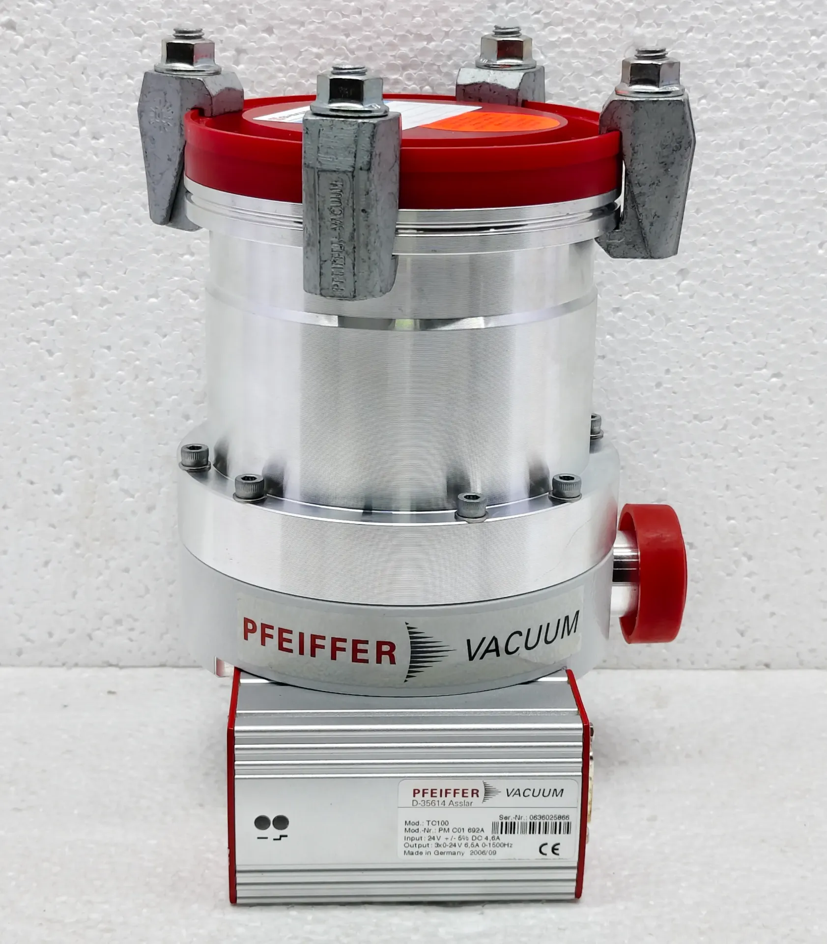 PFEIFFER VACUUM TMH 262 TURBOMOLECULAR PUMP D-35614 ASSLAR PN: PM P02 990 A