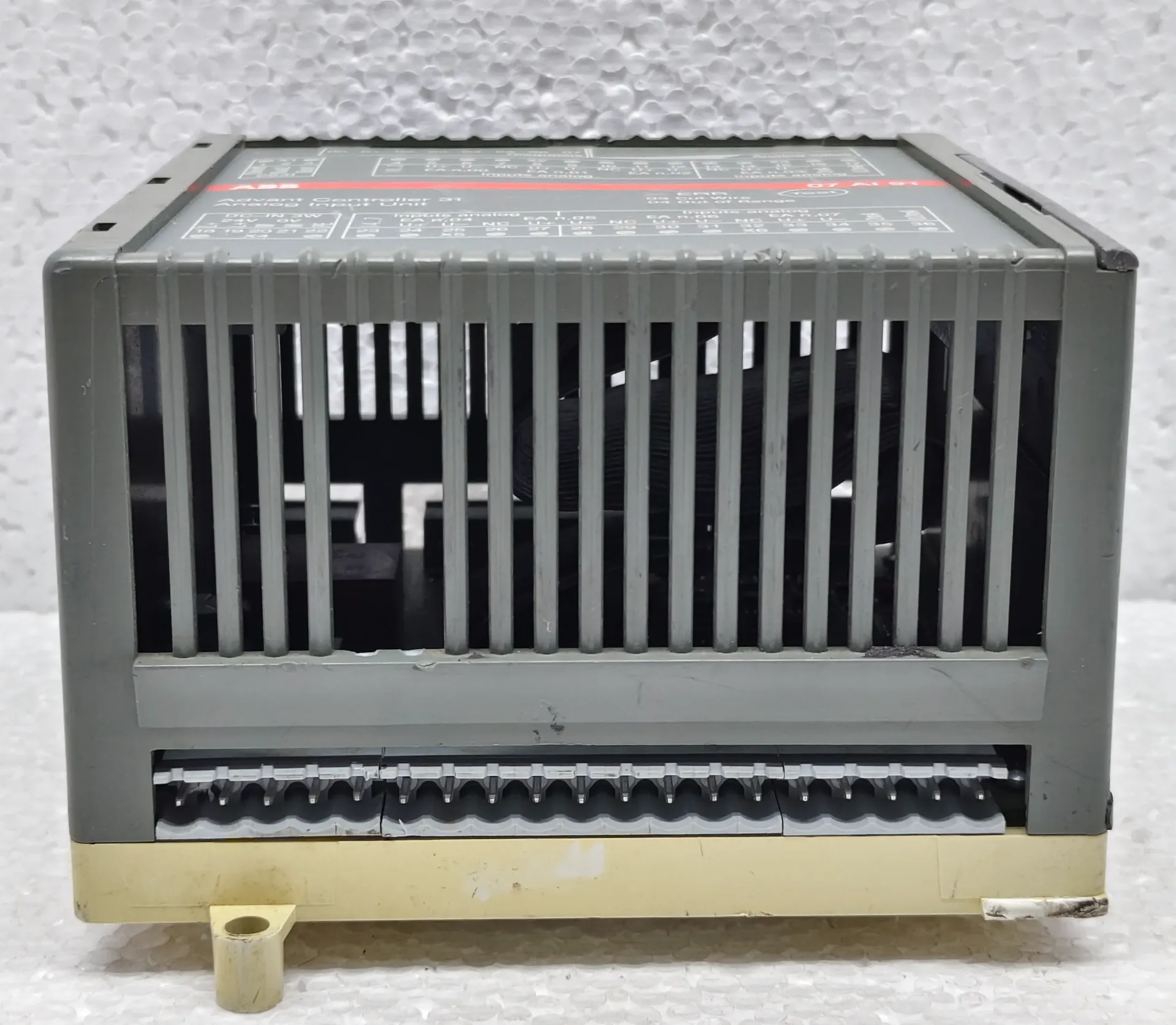 ABB 07 AL 91 ADVANT CONTROLLER 31 ANALOG INPUT UNIT PN: GJR5251600R0202