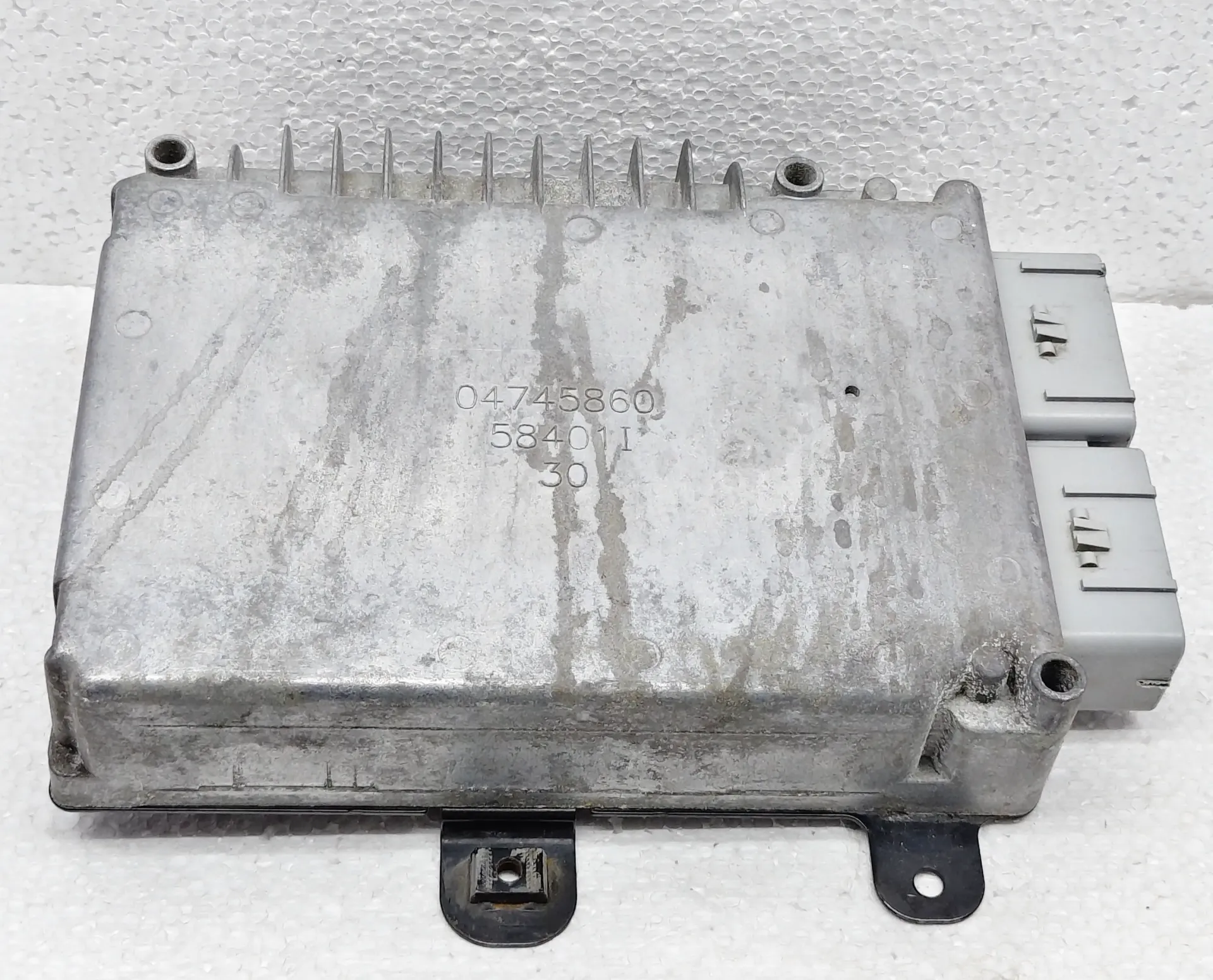 ENGINE CONTROL MODULE PN: P04727403AJ