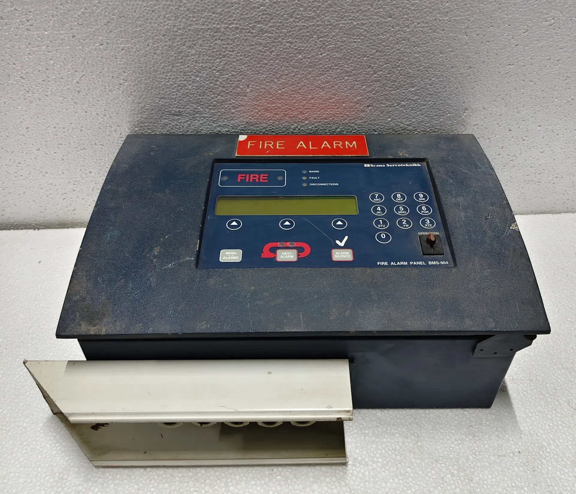 SCANA SERVOTEKNIKK FIRE ALARM PANEL TYPE: BMS-904-E4