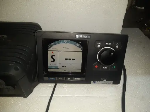 SIMRAD AP 70 AUTO PILOT COMPLETE SET $2200