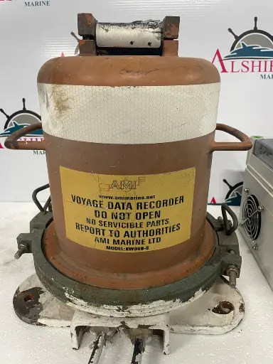 AMI CAPSULE VR 7222 $ 1200