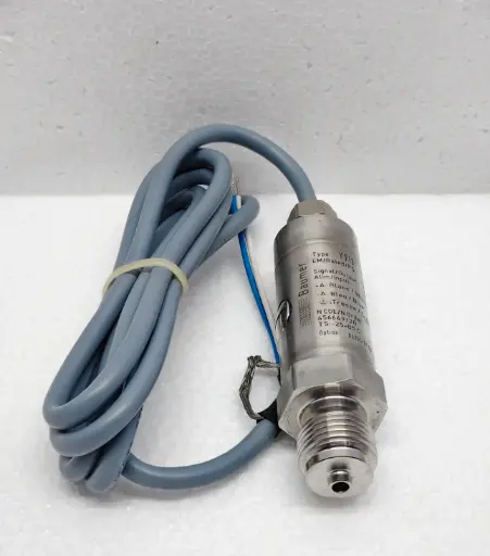 BAUMER Y913 SERIES PRESSURE TRANSMITTER Y913 G1/2 NBR -1+3 BAR $345
